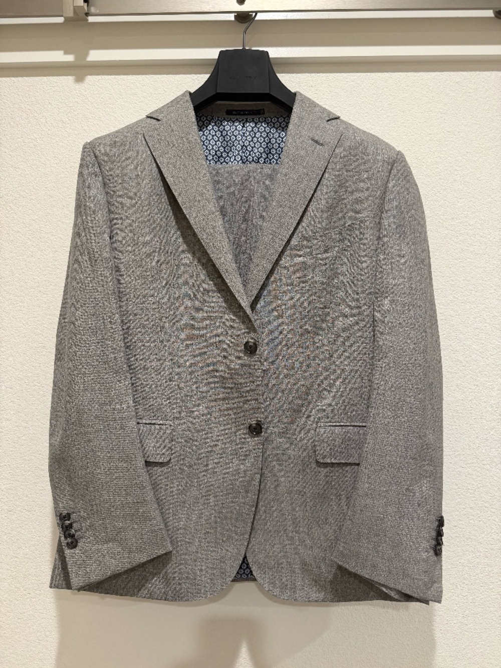 Suitsupply Light Gray Suit (44S Jacket / 36 & 38 Pants)